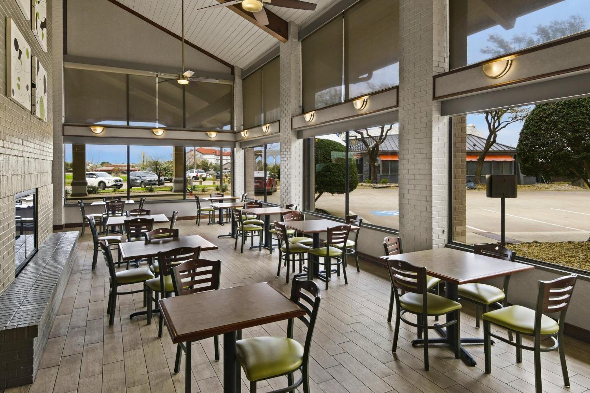 Irving Inn & Suites At Dfw Airport Extérieur photo
