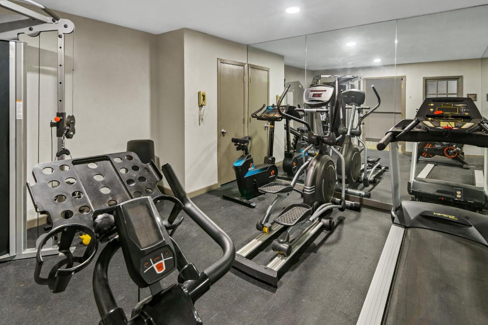 Irving Inn & Suites At Dfw Airport Extérieur photo