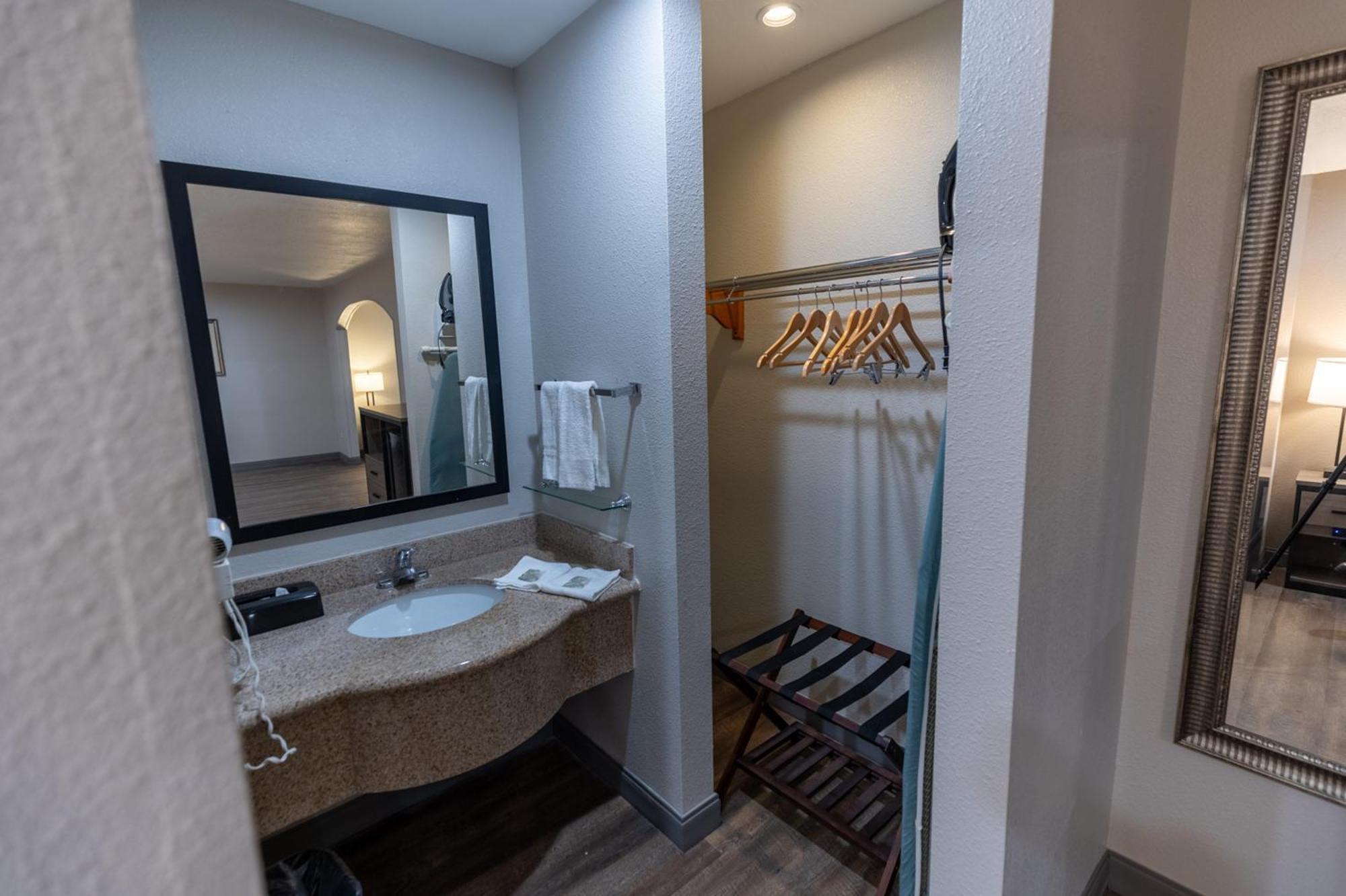 Irving Inn & Suites At Dfw Airport Extérieur photo