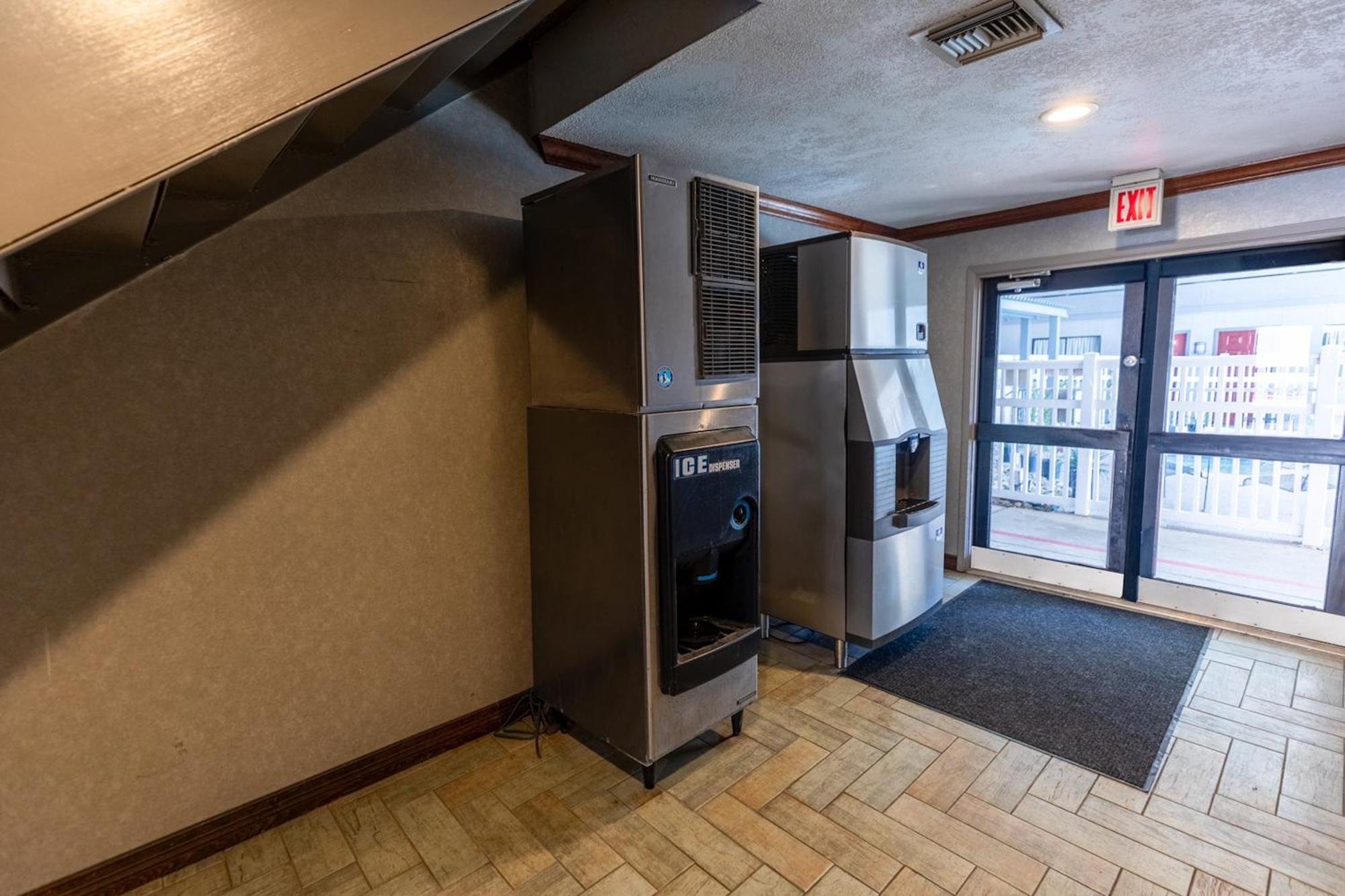 Irving Inn & Suites At Dfw Airport Extérieur photo