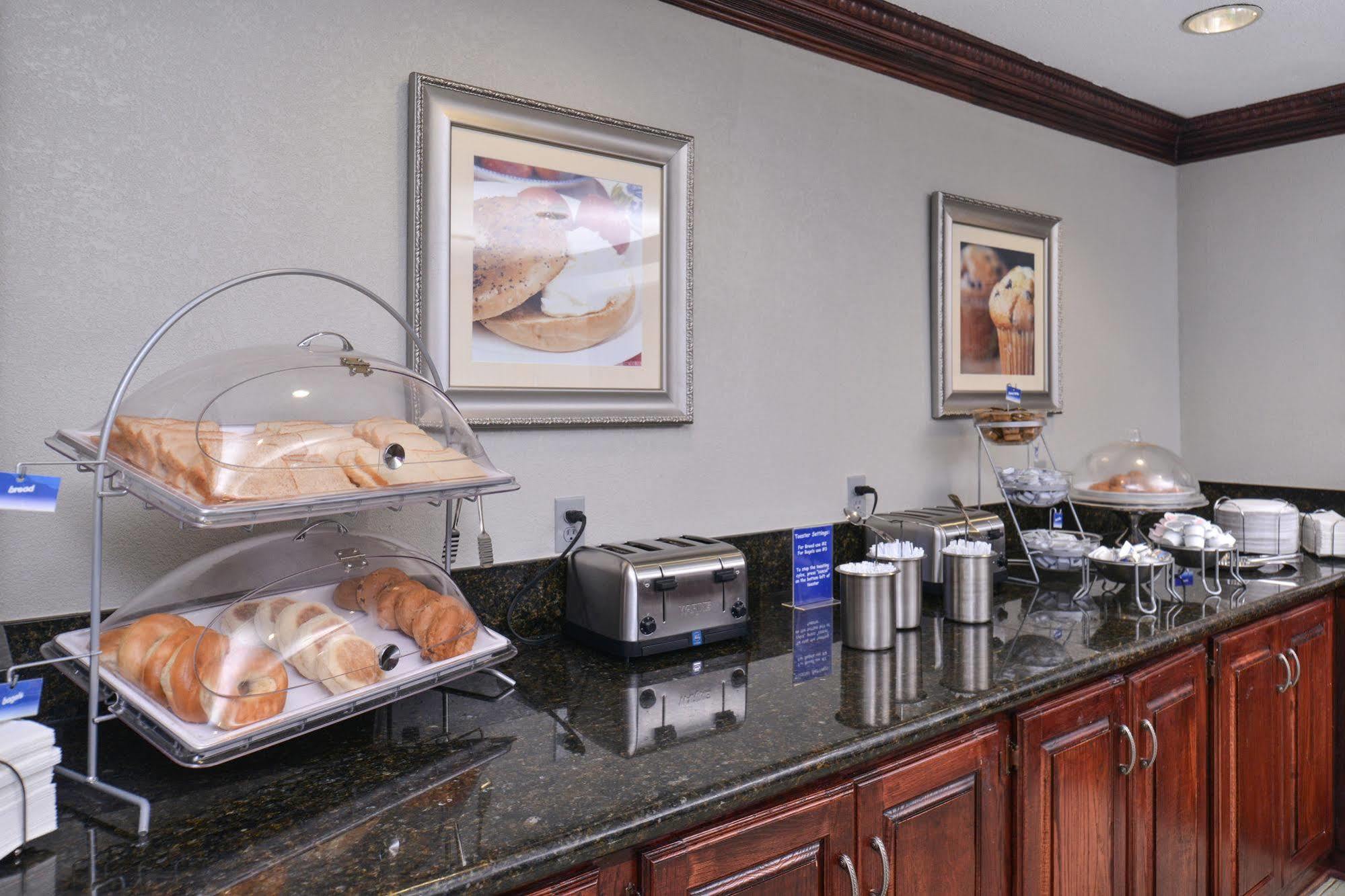 Irving Inn & Suites At Dfw Airport Extérieur photo